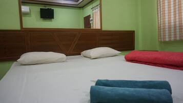 Habitación doble estándar, 1 cama matrimonial, para no fumadores | Wifi gratis