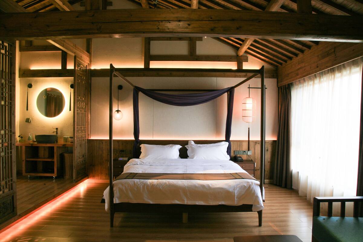 Luxury Double Room | Desk, blackout curtains, rollaway beds, free WiFi