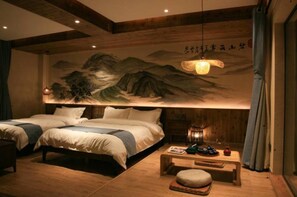 Meja, langsir/tirai gelap terus, katil lipat simpan/tambahan 