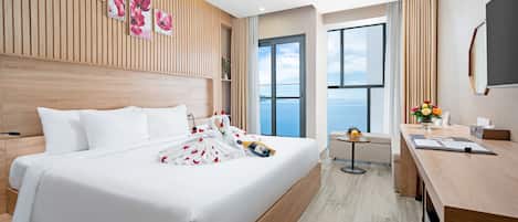 1 多间卧室、迷你吧、客房内保险箱、办公桌