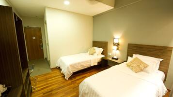 Individually decorated, desk, iron/ironing board, free WiFi