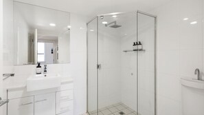 Shower, towels