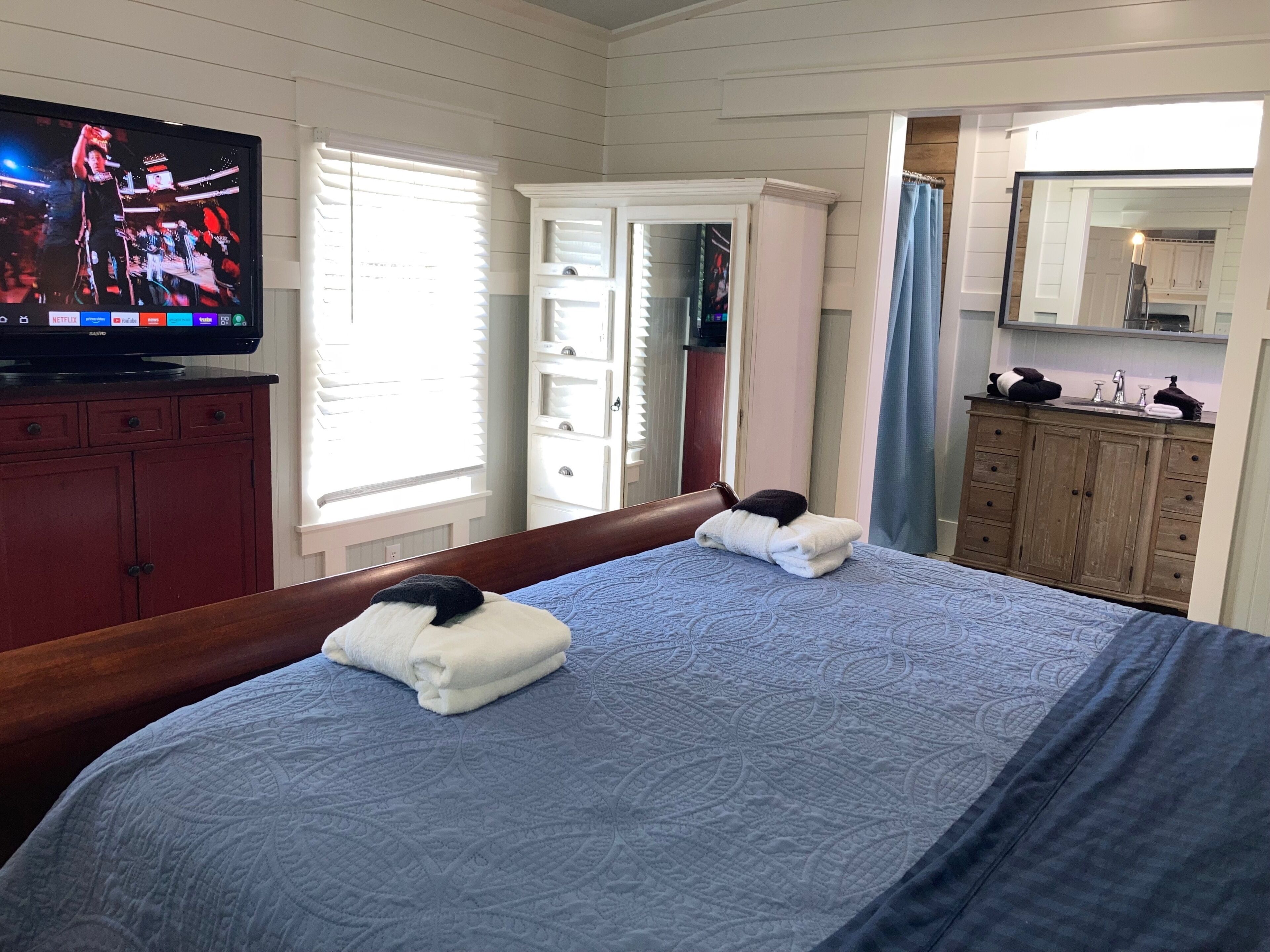 2 bedrooms, WiFi, bed sheets