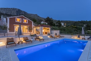Outdoor pool, a heated pool