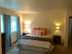 5 bedrooms, desk, iron/ironing board, free WiFi