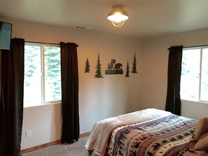 5 bedrooms, desk, iron/ironing board, free WiFi