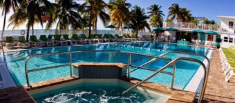 4YR New- 2bed 2bath, 37ft Dock, Cabana Club, Kayak & Bikes- UPDATED
