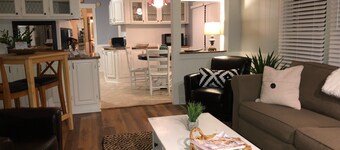 Close to Parris Island! Beaufort SC,  Newly Renovated 2 Bedroom 2 Bath Sleeps 6