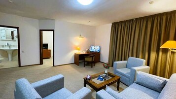 One-Bedroom Apartment | 1 quarto, escrivaninha, cortinas blackout, quartos à prova de som