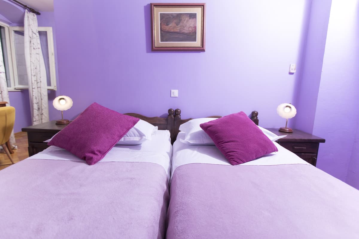 Double Room (102) | 6 bedrooms, in-room safe, soundproofing, free cribs/infant beds