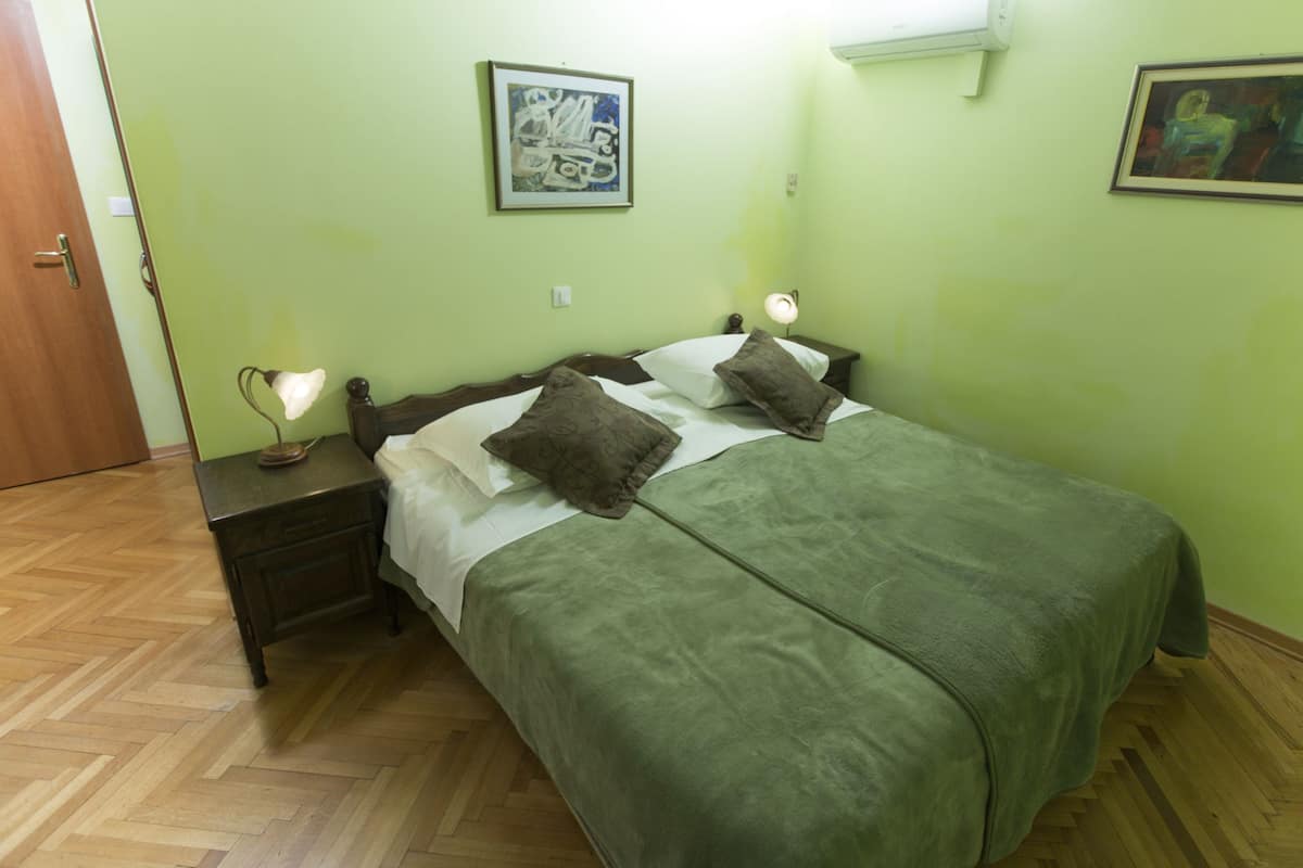 Double Room (103) | 6 bedrooms, in-room safe, soundproofing, free cribs/infant beds