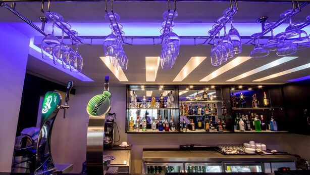 Bar (on property) - Hotel Heaven Yangon (Yangon)