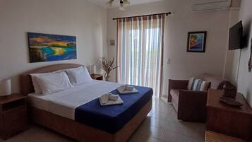 Comfort-Apartment, 3 Schlafzimmer, Meerblick | 3 Schlafzimmer, individuell dekoriert, individuell eingerichtet