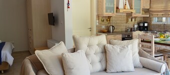 Blue Ark Aigeira Flat & Studio