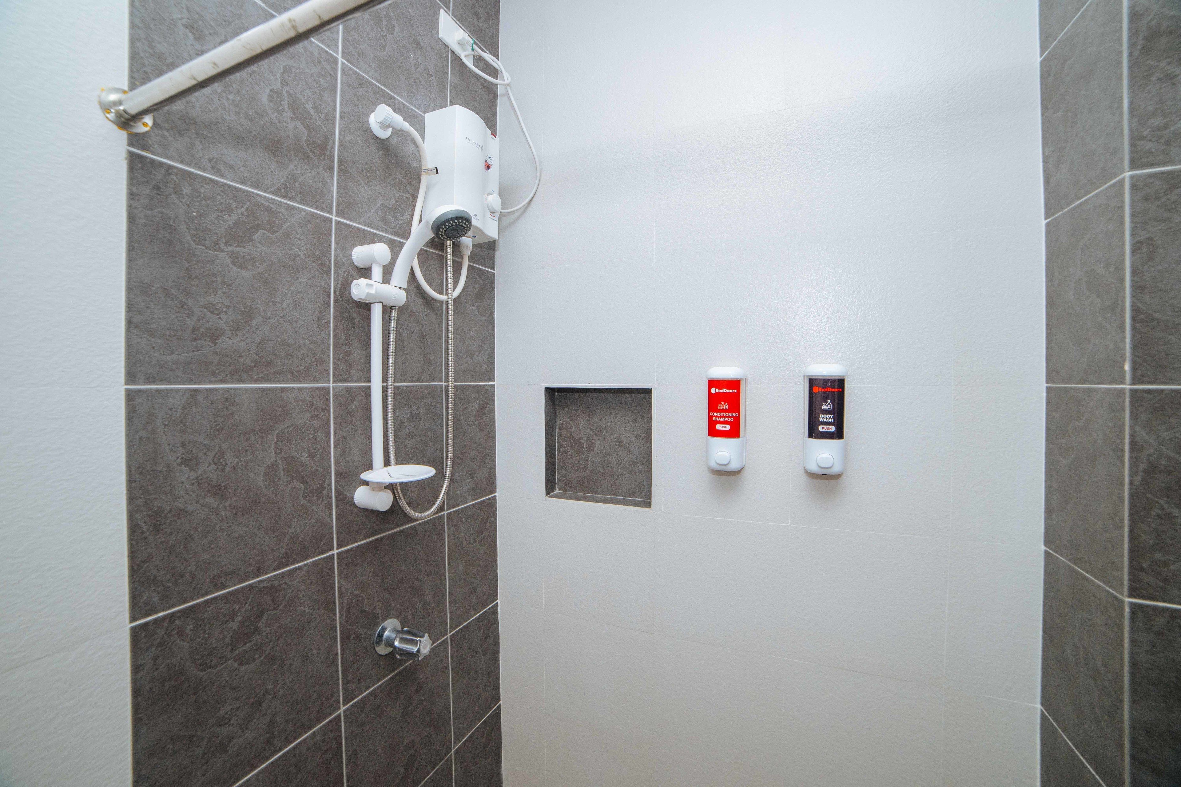 Photo - RedDoorz near Angeles University Foundation