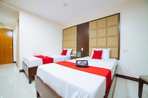 Quarto duplo | Escrivaninha, Wi-Fi de cortesia, roupa de cama
