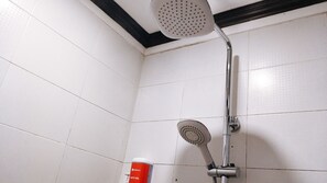 淋浴設備、免費梳洗用品、提供毛巾