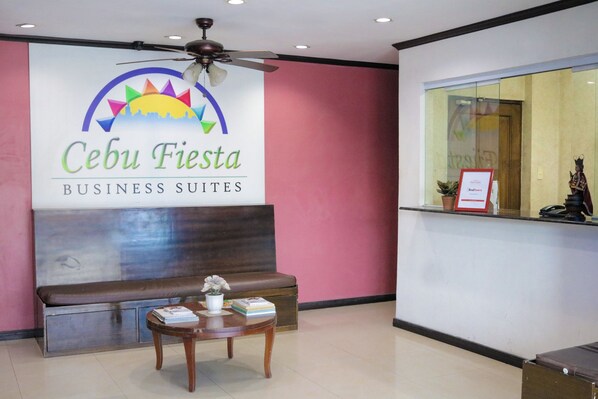 Reception - Reddoorz @ Bonifacio St Cebu (Cebu City)