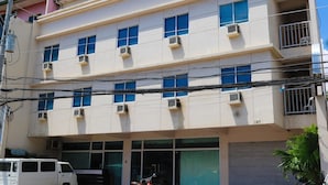 Unclassified image, 2 of 43, button - Reddoorz @ Bonifacio St Cebu (Cebu City)