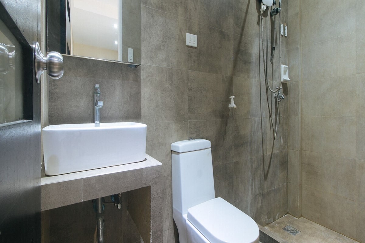 Bruser, gratis toiletartikler, håndklæder