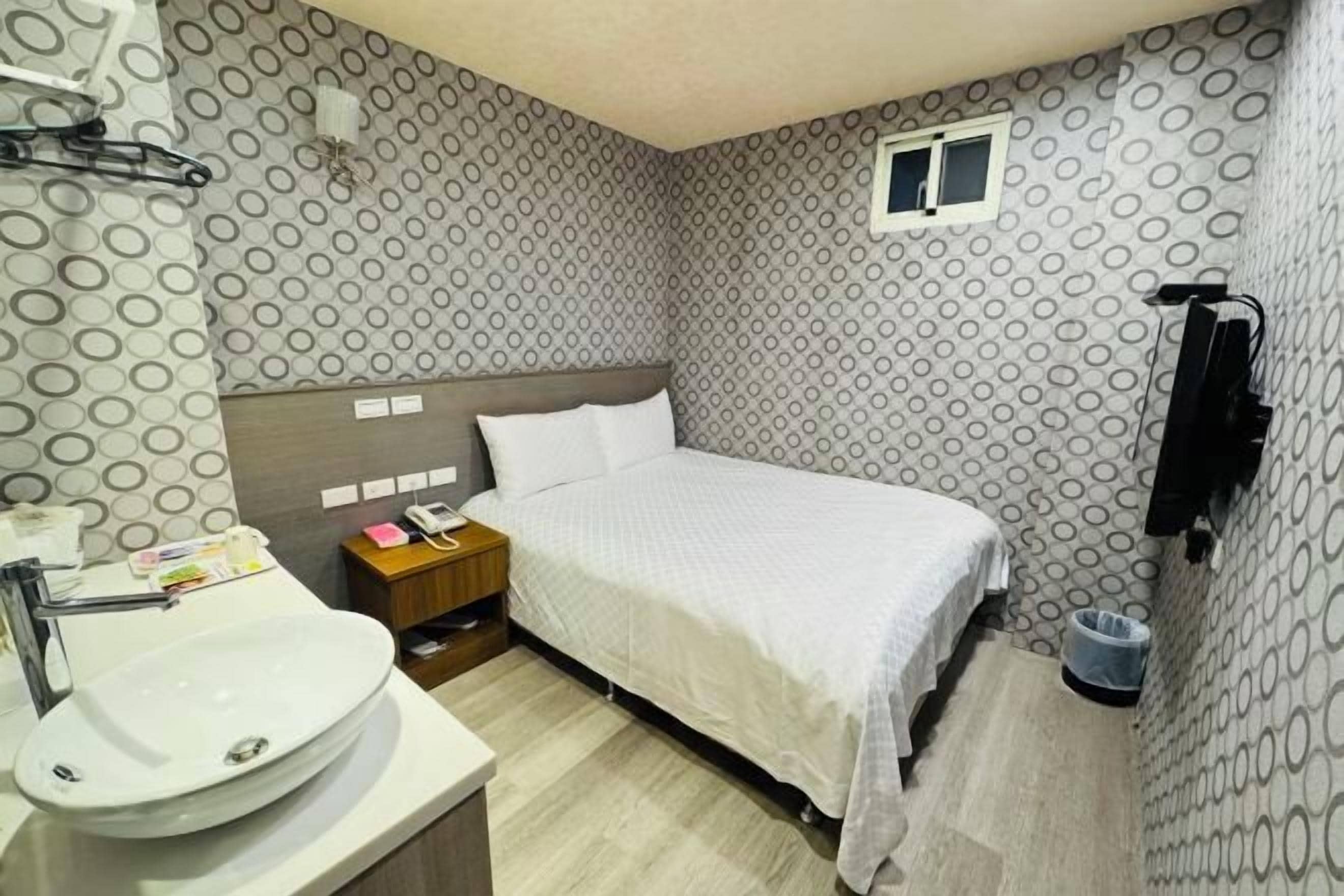 Desk, free WiFi, bed sheets