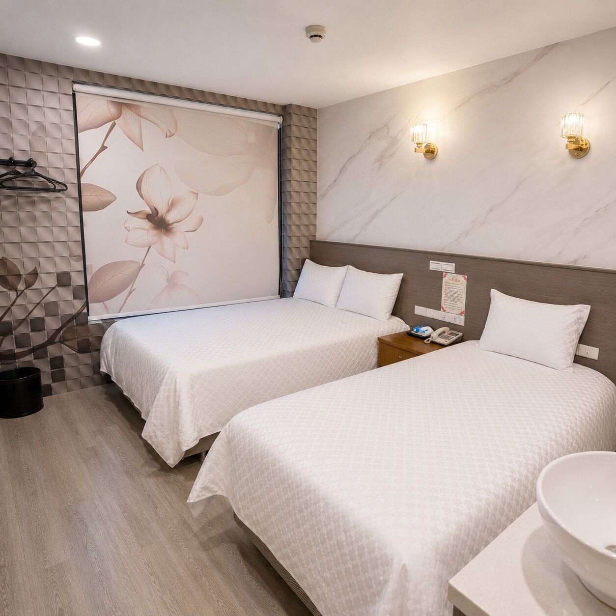Triple Room, Multiple Beds, Non Smoking | Desk, free WiFi, bed sheets