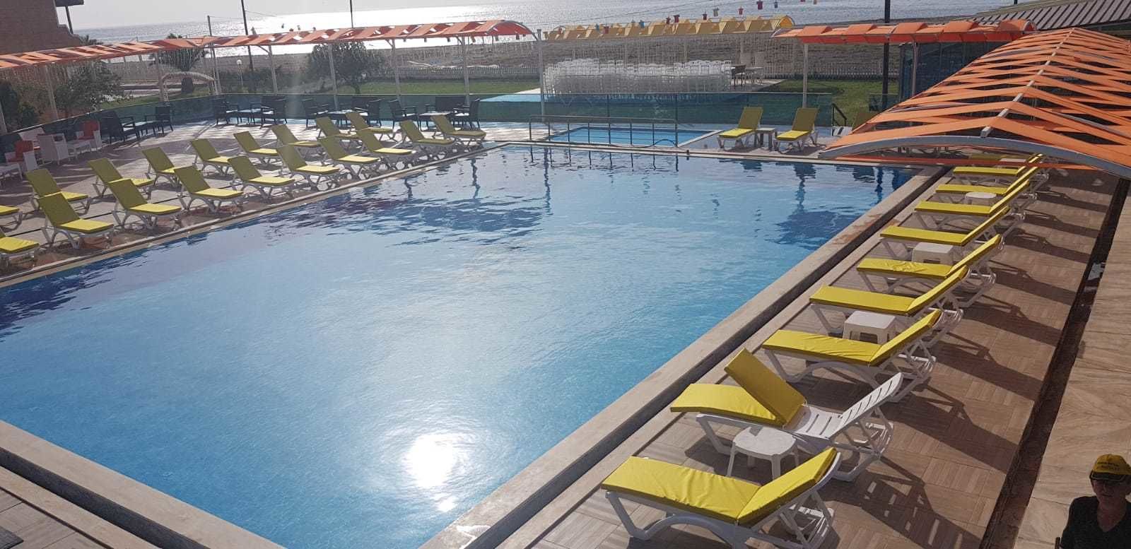 Outdoor pool, pool loungers