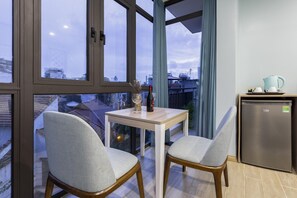 Deluxe Apartment, 1 Queen Bed | Minibar, desk, free WiFi - Soleil Apartment (Hanoi)