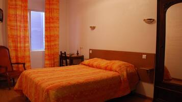 Free cribs/infant beds, free WiFi, bed sheets