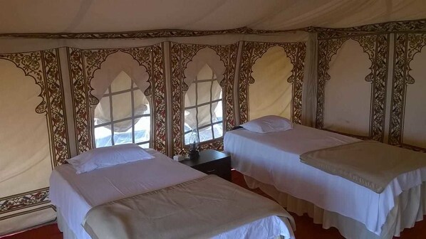 Deluxe Tent, 2 Single Beds, Non Smoking