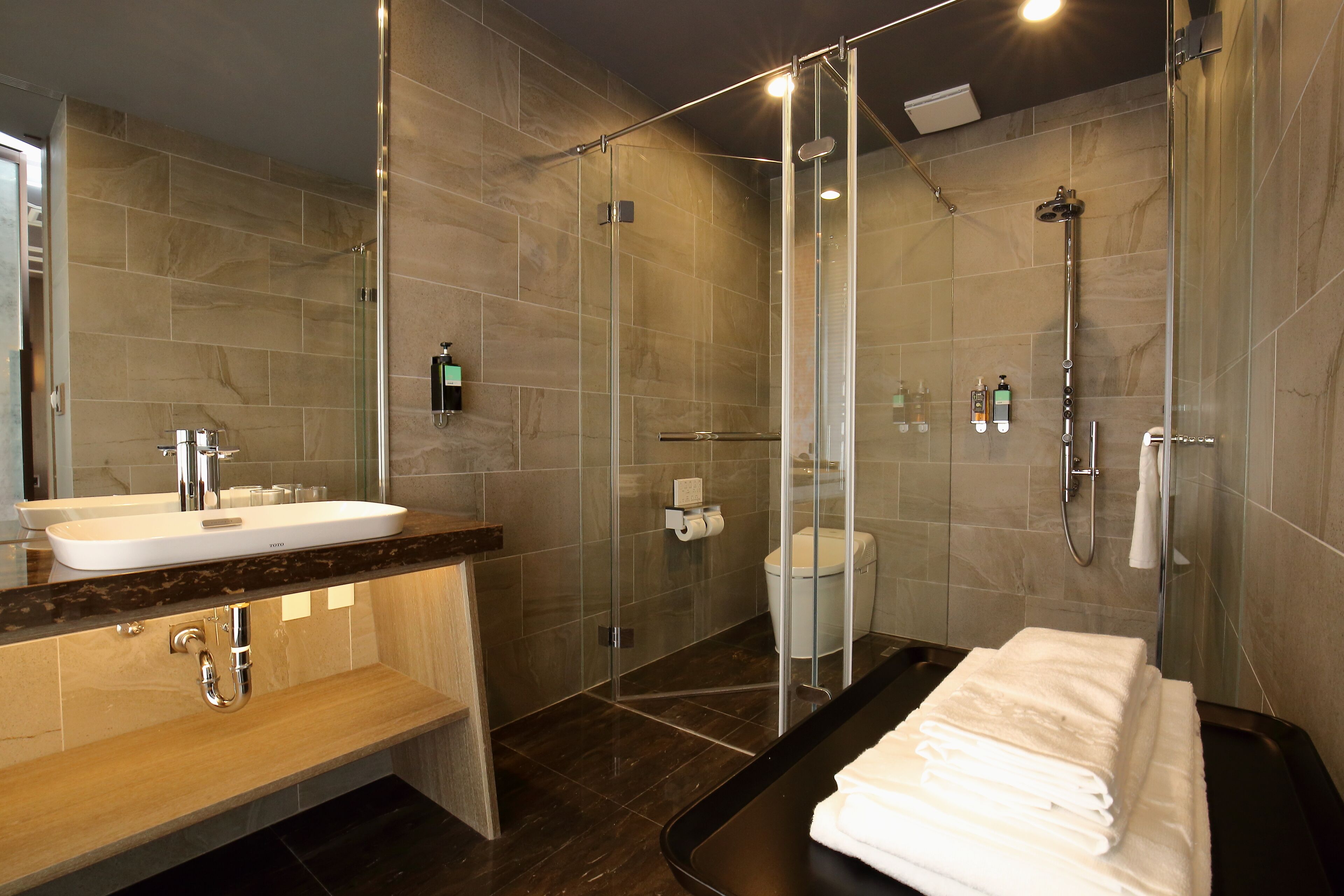 hair dryer, bidet, towels