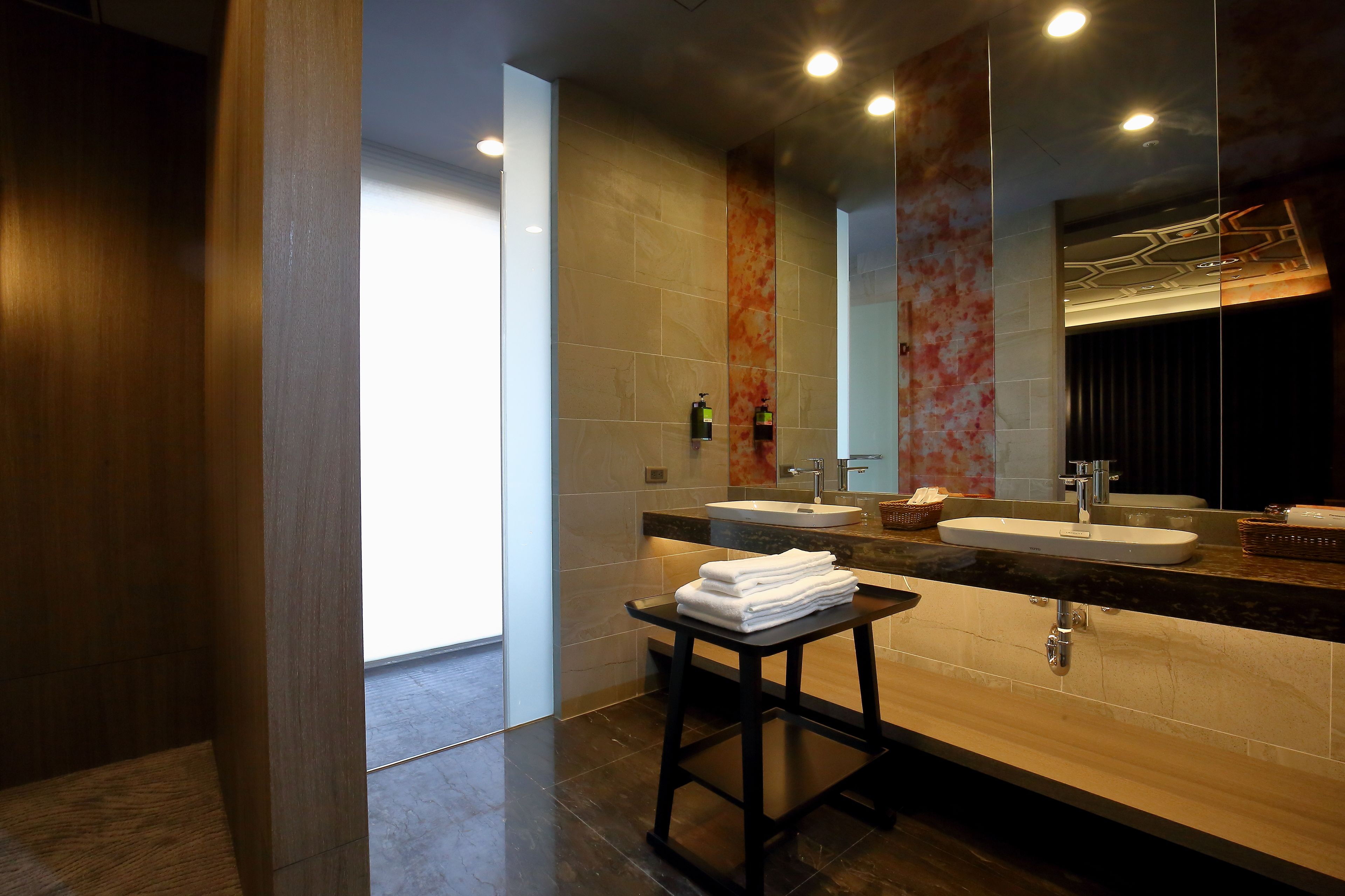 hair dryer, bidet, towels