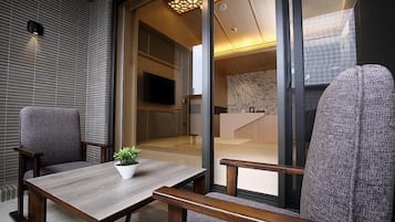 Green Deluxe Japanese Style Quadruple Room (Disposable items are not provided) | Terrace/patio