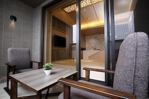 Green Deluxe Japanese Style Quadruple Room (Disposable items are not provided) | Terrace/patio