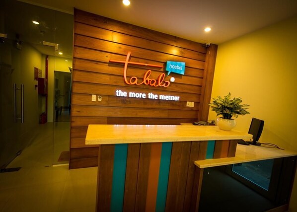 Reception - Tabalo Hostel (Nha Trang)
