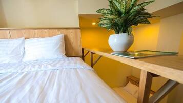 Double Cabin | Free WiFi, bed sheets