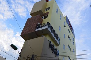 Front of property - Tabalo Hostel (Nha Trang)