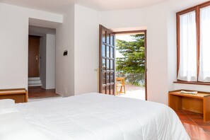 Standard Double Room, 1 Double Bed, Garden View, Garden Area | Frette Italian sheets, premium bedding, down duvets, minibar