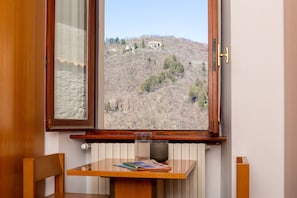 Frette Italian sheets, premium bedding, down comforters, minibar - Albergo Sacro Monte Varese (Varese)