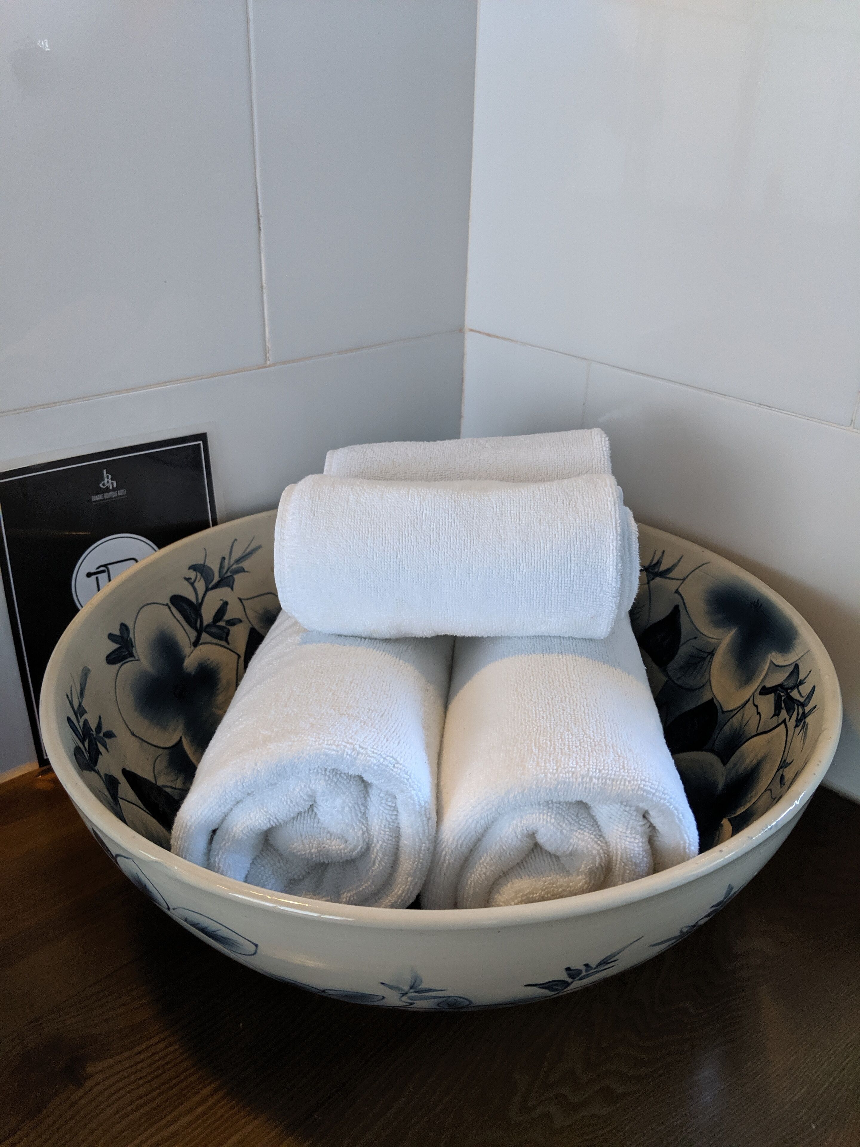 the blue bird | bathroom amenities | shower, free toiletries, hair dryer, slippers