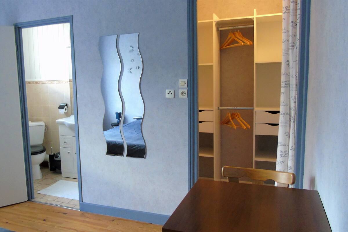 Double Room | Blackout drapes, iron/ironing board (on request), cribs (free)
