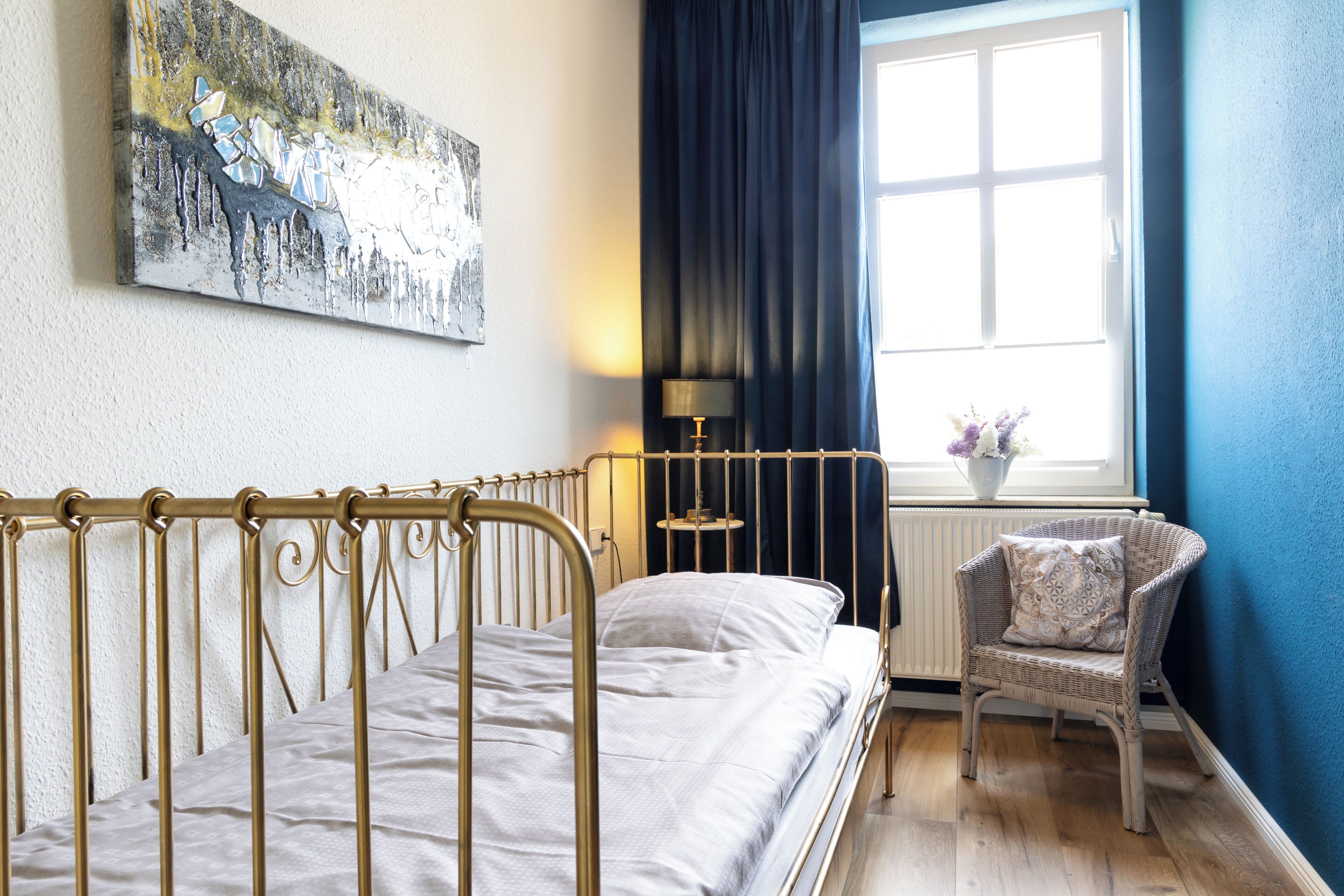 واي فاي مجانًا وملاءات أسرّة