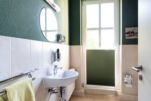 Double Room | Bathroom - Restaurant Esslust (Niedergoersdorf)