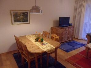 Basic Apartment, Non Smoking | Living area | Flat-screen TV