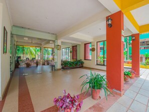 Property entrance - OYO 15007 Home Casa Amarilla (Panaji)