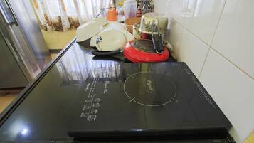 Double or Twin Room | Private kitchenette | Fridge