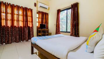 Double or Twin Room | Free WiFi