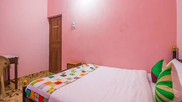 Double or Twin Room | Free WiFi