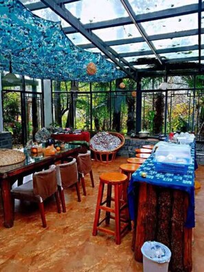 朝食、ランチ、ディナーに営業 (中華料理)