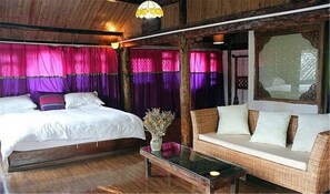 スタンダード ダブルルーム マウンテンビュー | デスク、遮光カーテン、WiFi (無料)